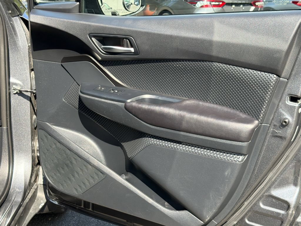 Used 2018 Toyota C-HR XLE FWD image 12