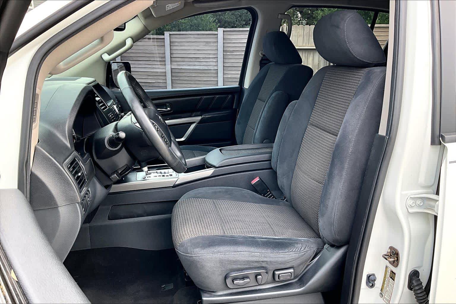 Used 2015 Nissan Armada SV w/ SV Driver Package RWD image 8