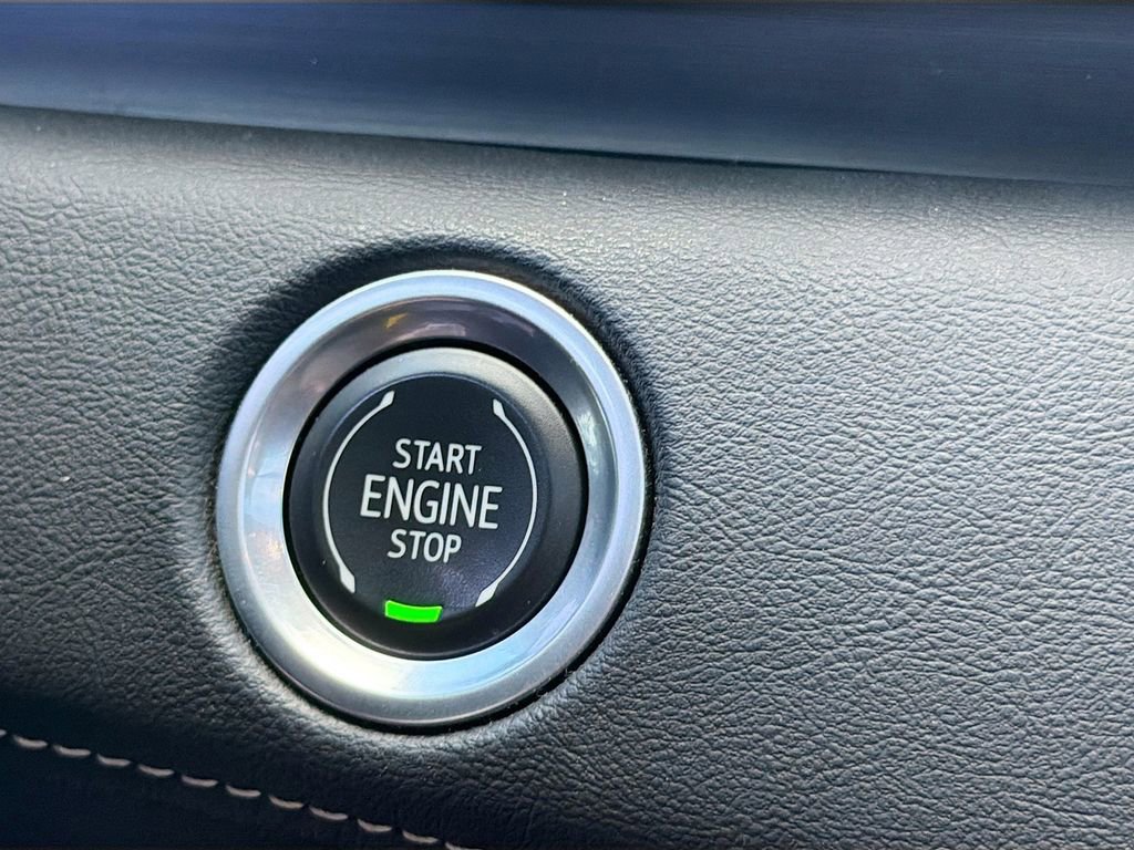 Certified 2023 Cadillac Escalade Sport w/ LPO, ONYX Package AWD/4WD image 38