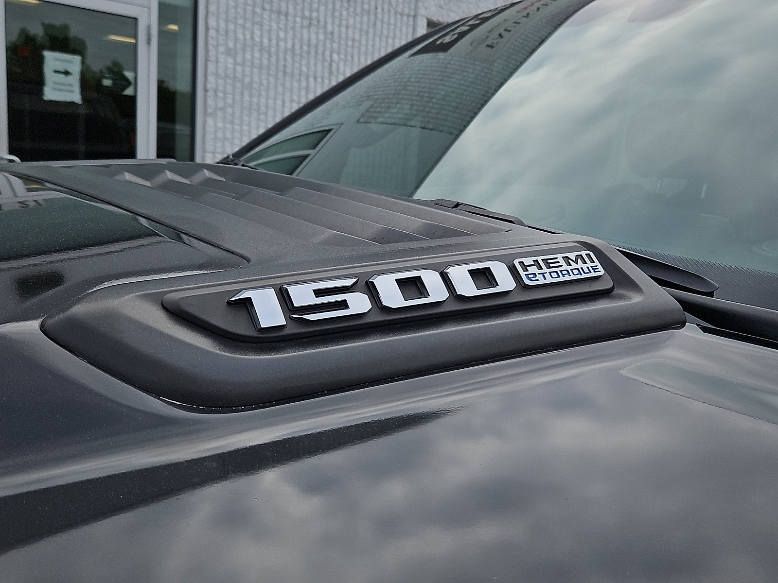 Used 2021 RAM 1500 Laramie AWD/4WD image 30