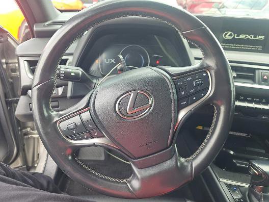 Used 2021 Lexus UX 200 w/ Accessory Package (Z2) image 5