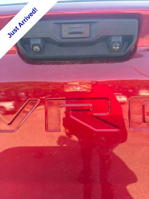 Used 2025 Chevrolet Silverado 2500 LTZ w/ LTZ Convenience Package AWD/4WD image 16