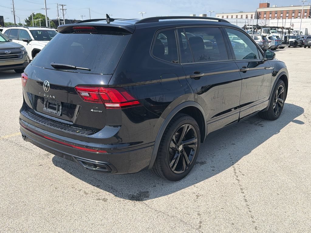 Used 2023 Volkswagen Tiguan SE R-Line AWD/4WD image 6