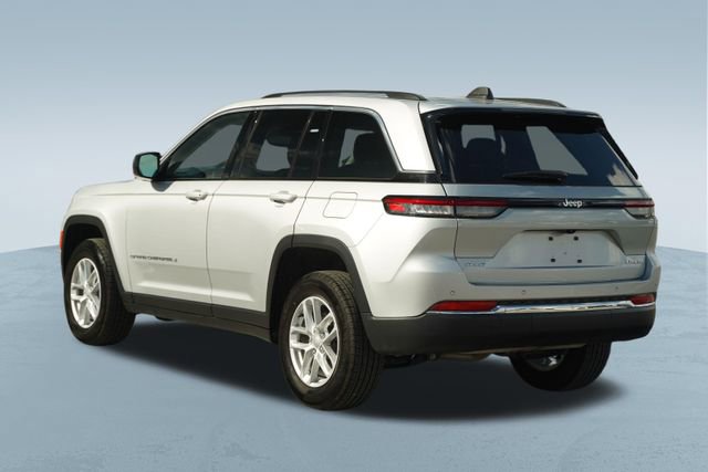 Used 2024 Jeep Grand Cherokee Laredo X image 6