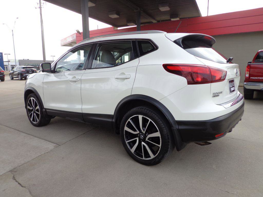 Used 2018 Nissan Rogue Sport SL image 6