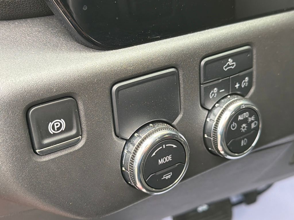 Used 2025 GMC Sierra 1500 Elevation image 13