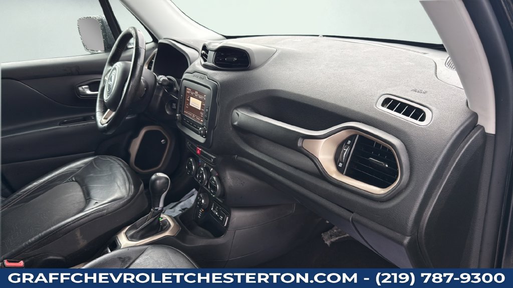 Used 2017 Jeep Renegade Trailhawk AWD/4WD image 34