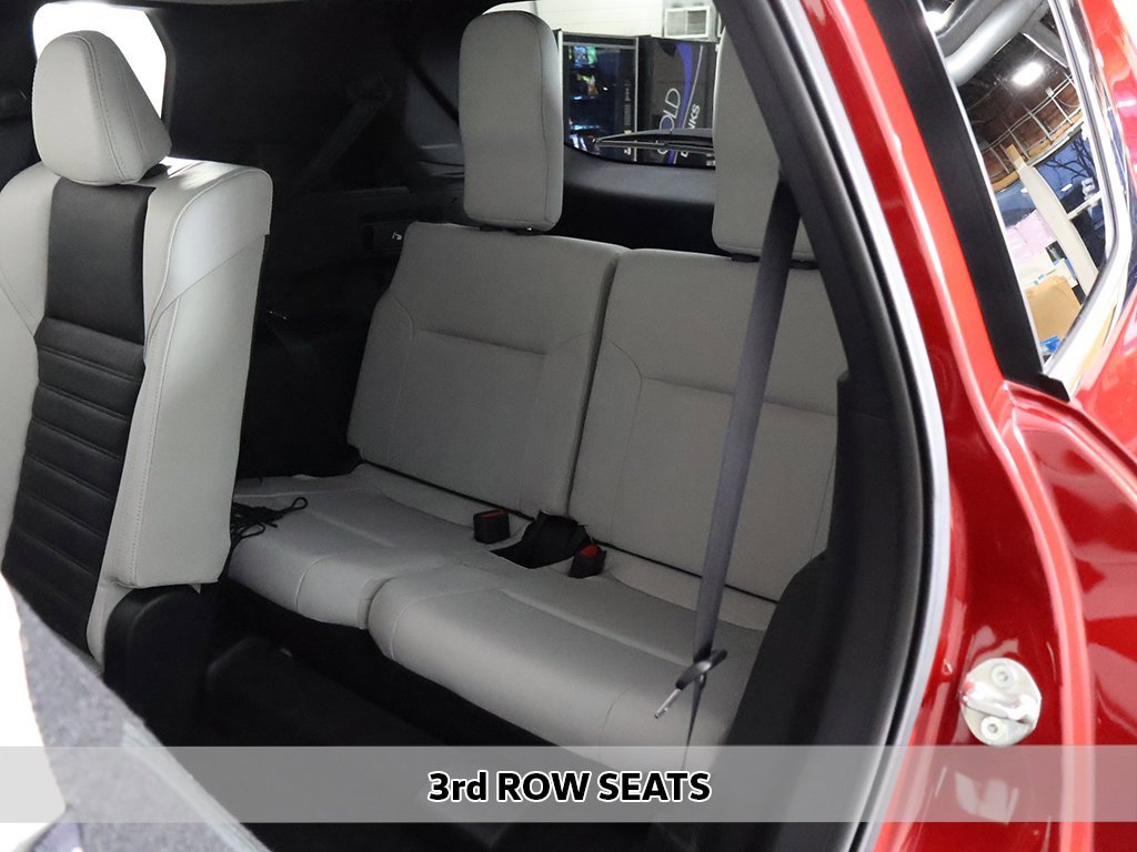 New 2025 Mitsubishi Outlander SE image 10