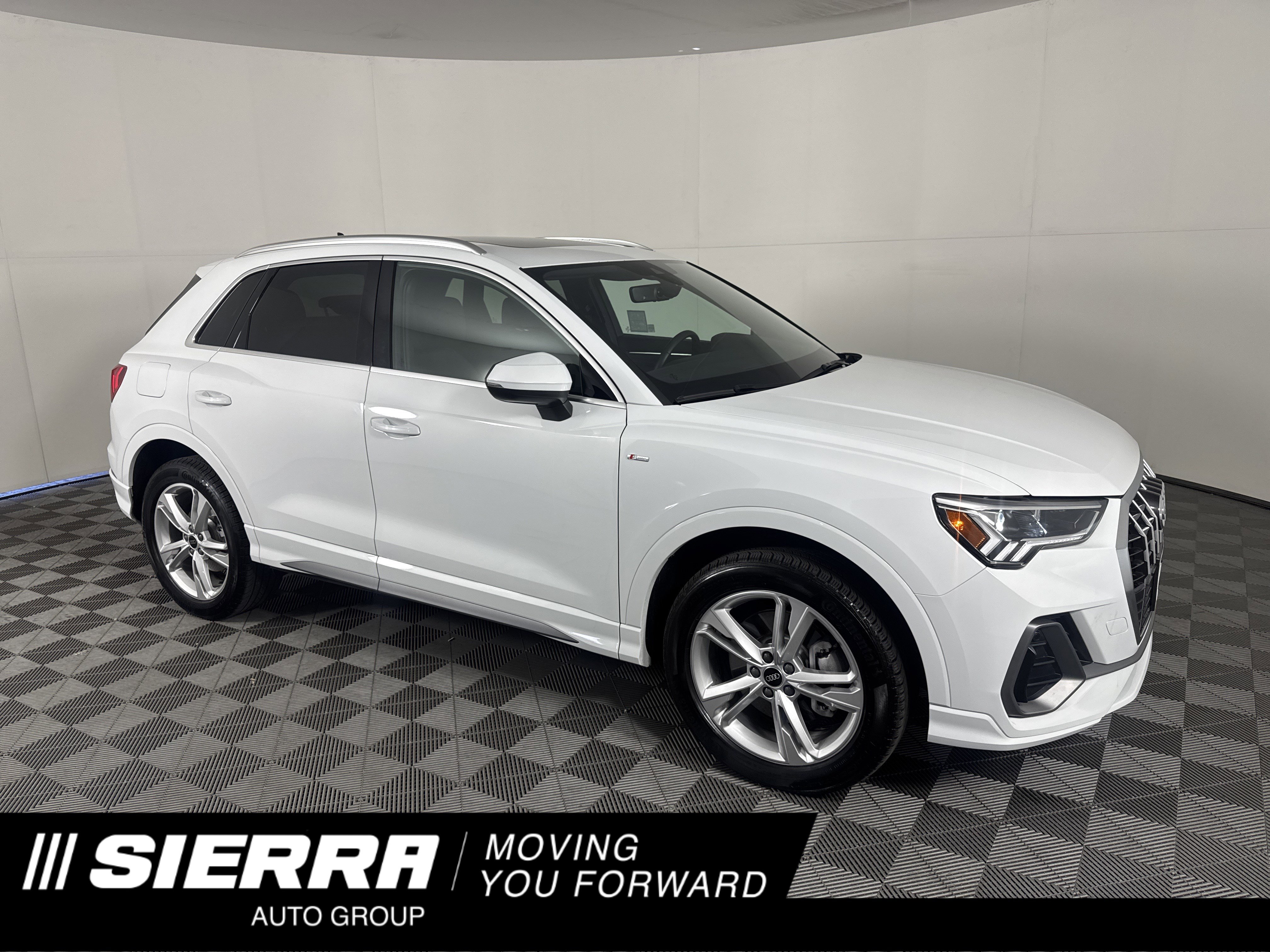 Used 2024 Audi Q3 2.0T Premium w/ Convenience Package