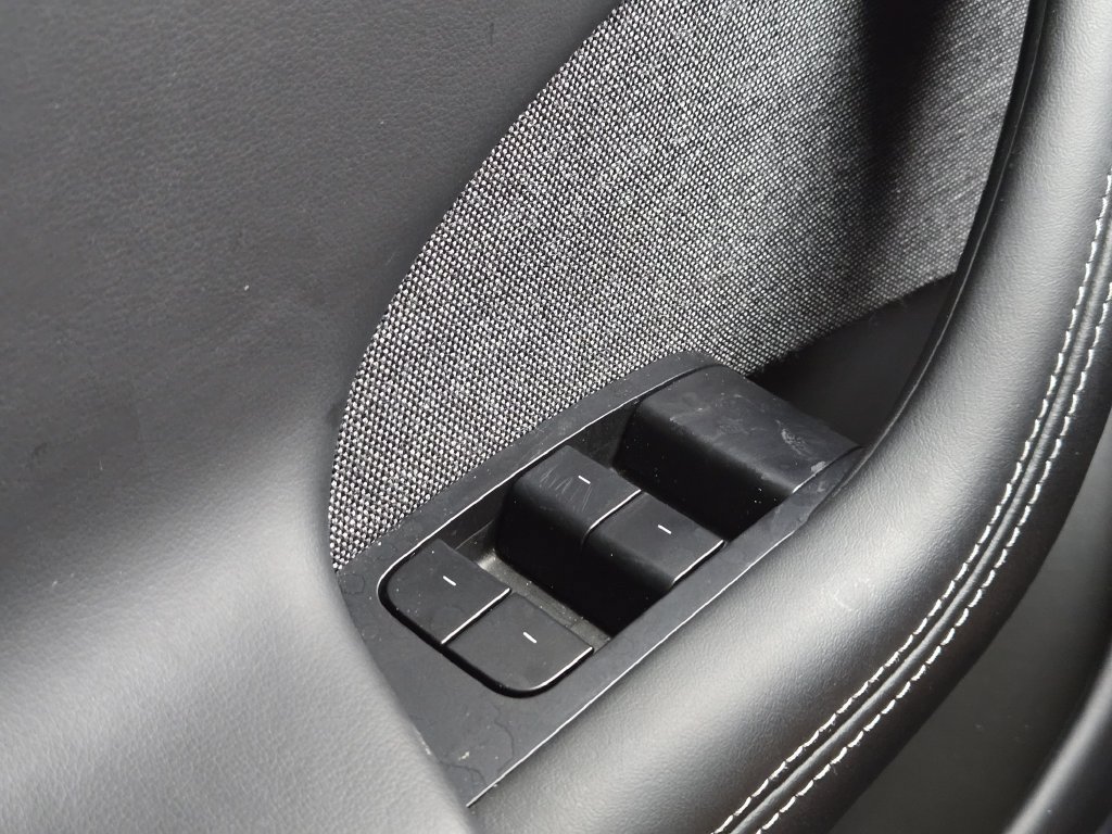 Used 2023 Tesla Model S Standard Range AWD/4WD image 21