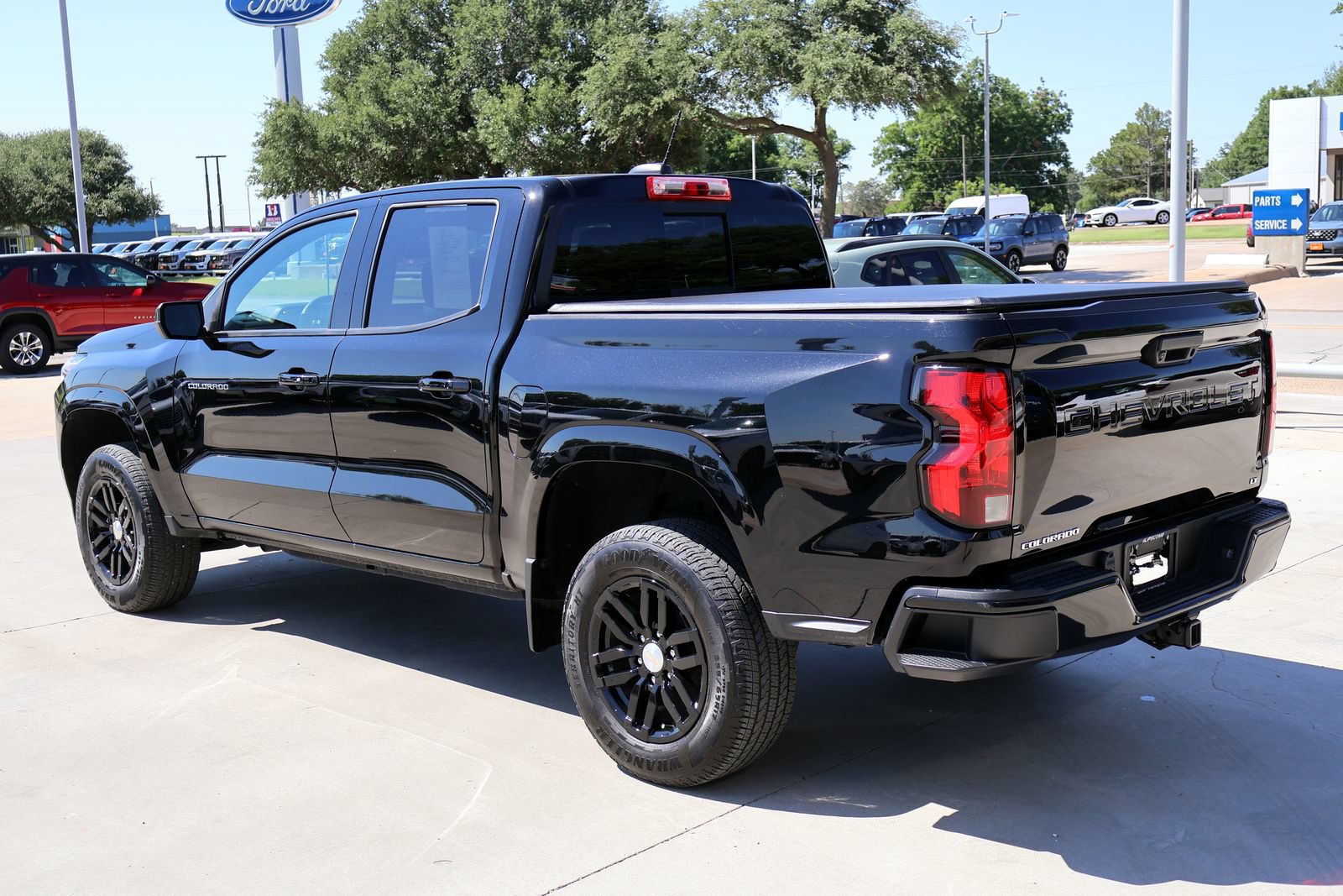 Used 2024 Chevrolet Colorado LT w/ LT Convenience Package II RWD image 11