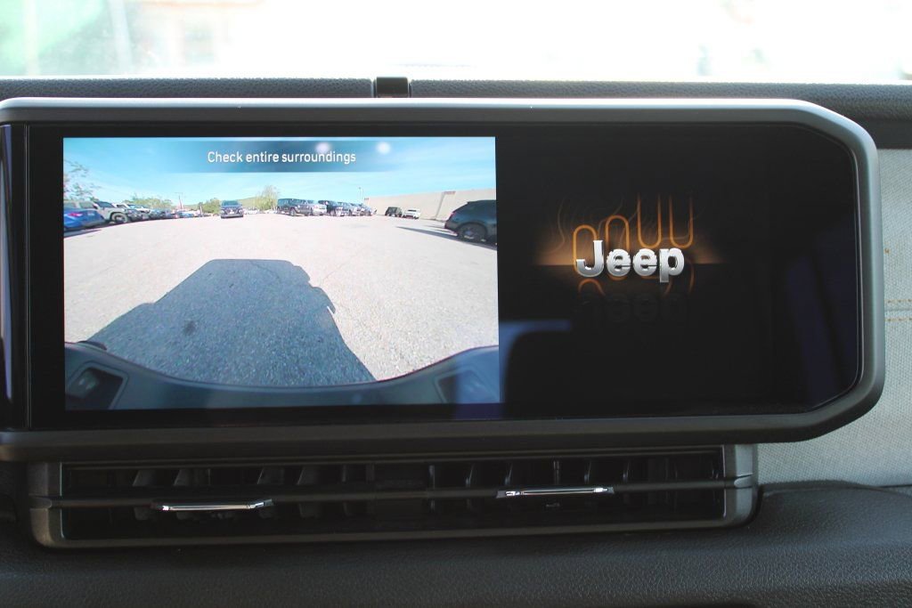 Used 2024 Jeep Gladiator Sport image 19