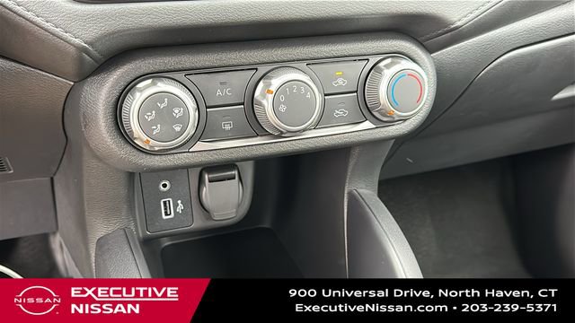 Used 2025 Nissan Versa S w/ Trunk Package image 16