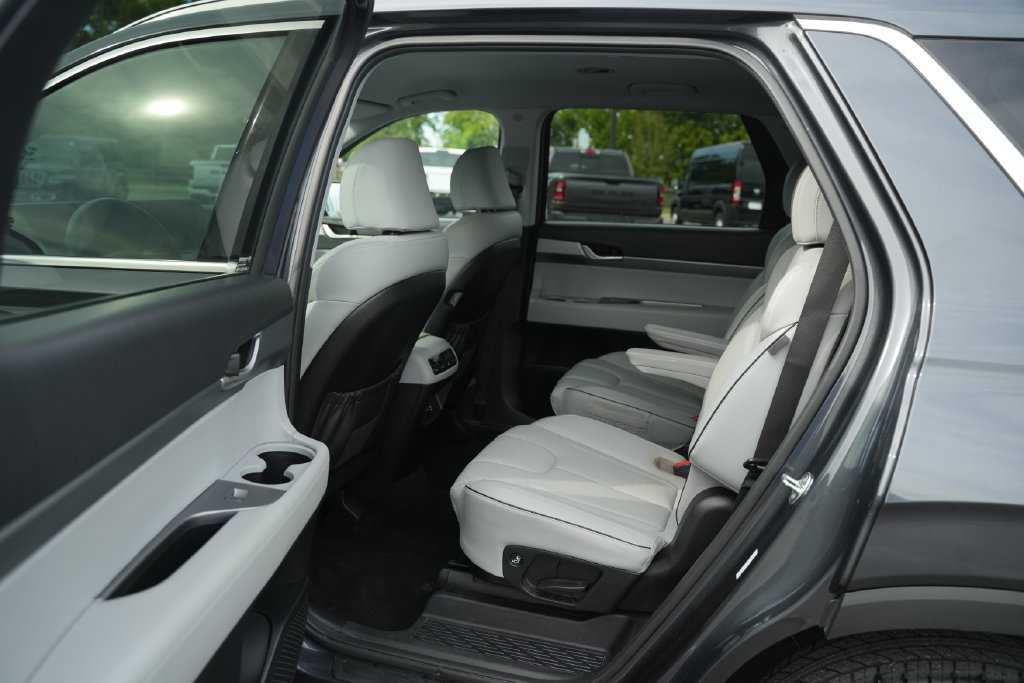 Used 2025 Hyundai Palisade SEL FWD image 15