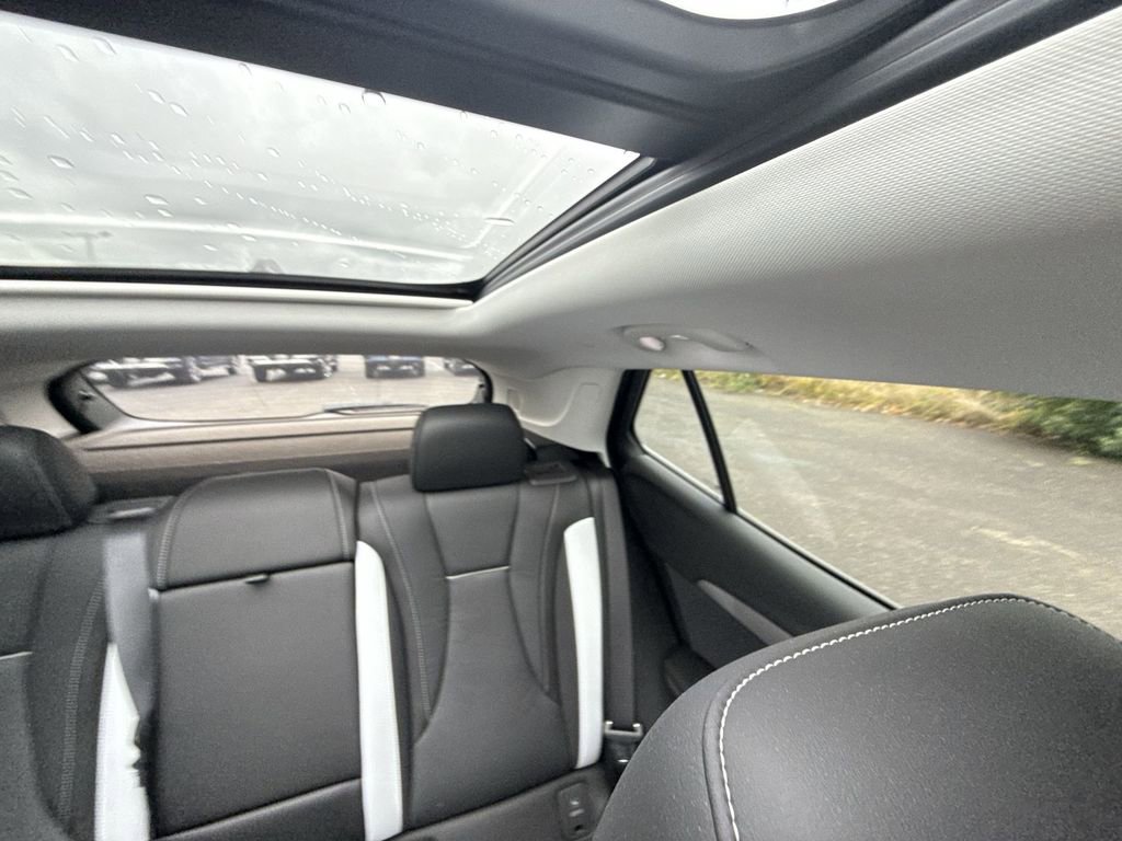 Certified 2025 Buick Envision Sport Touring image 12
