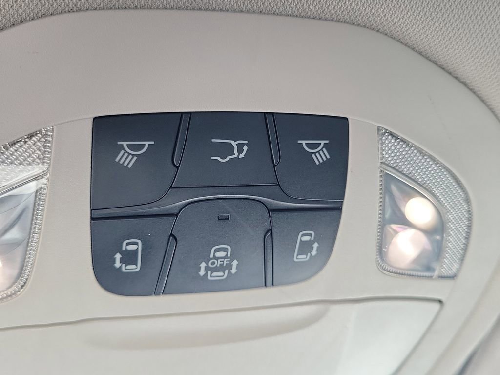 Used 2024 Chrysler Pacifica Touring-L image 17