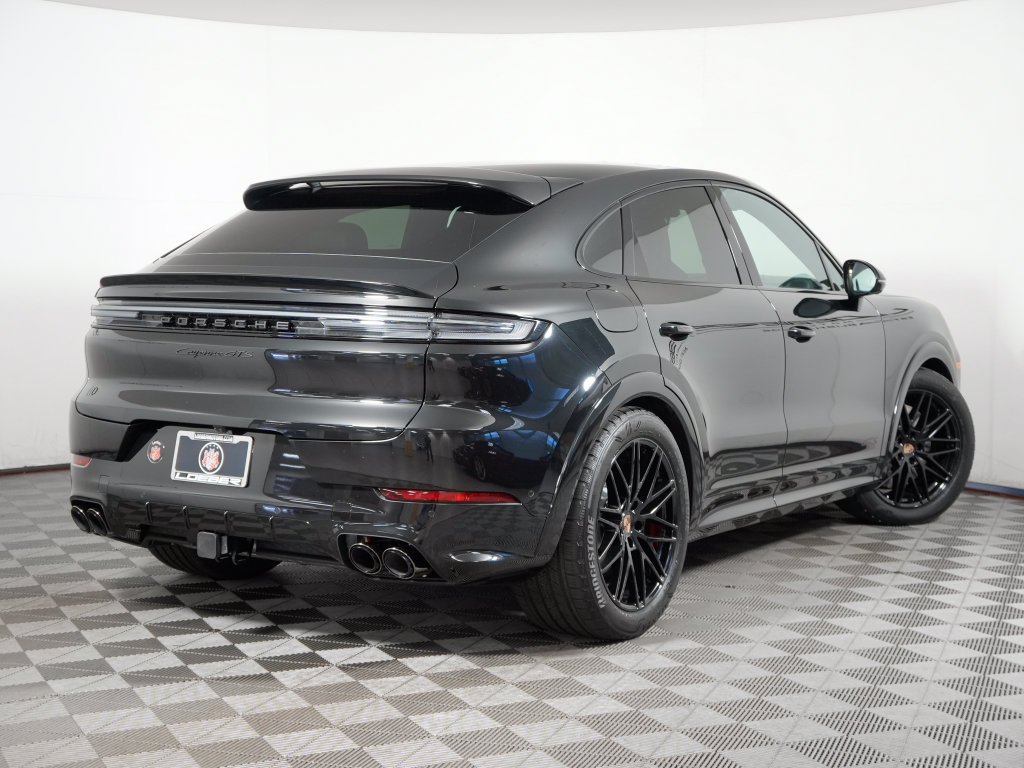 New 2027 Porsche Cayenne GTS AWD/4WD image 7