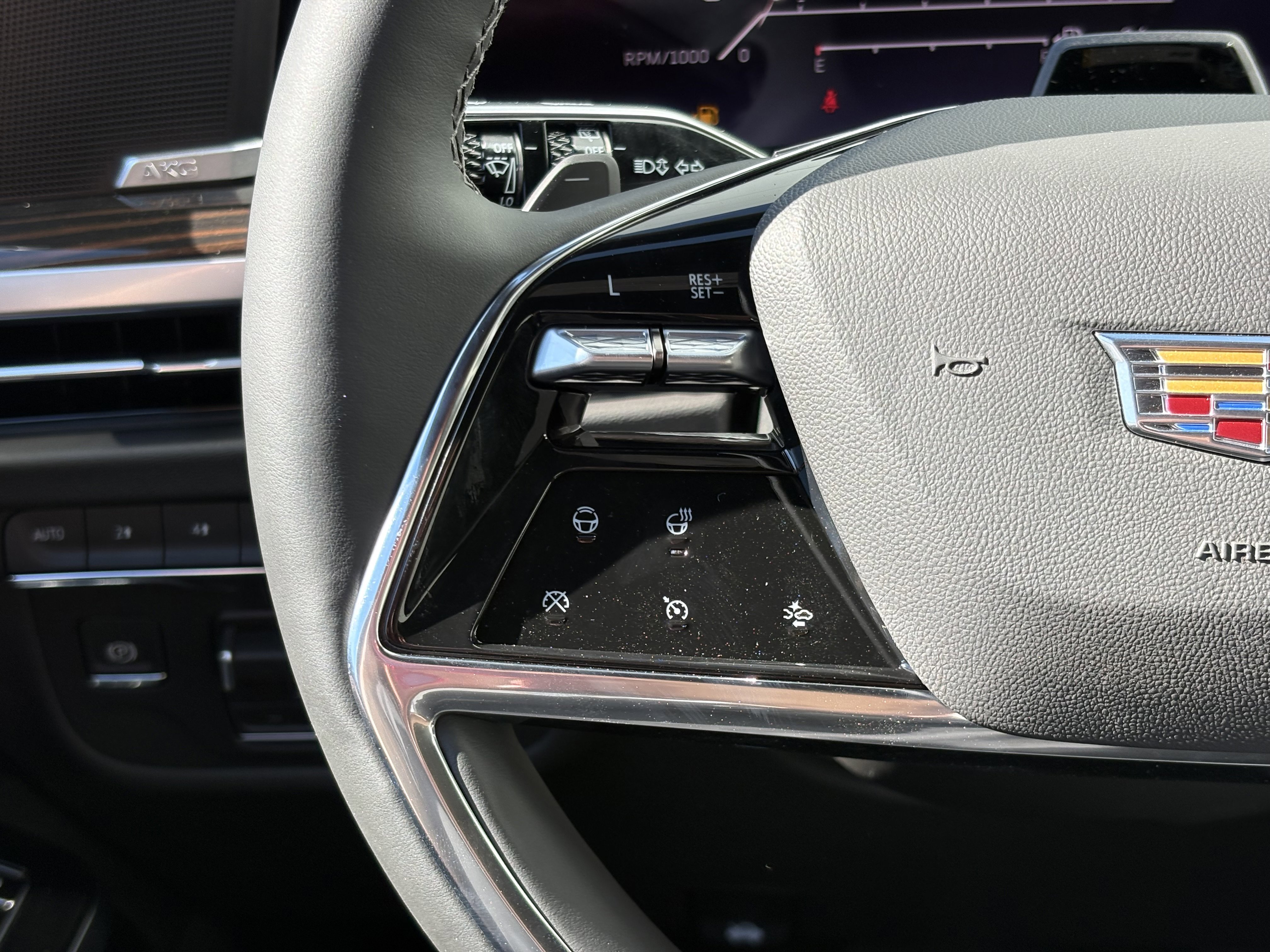 New 2026 Cadillac Escalade ESV Luxury image 20