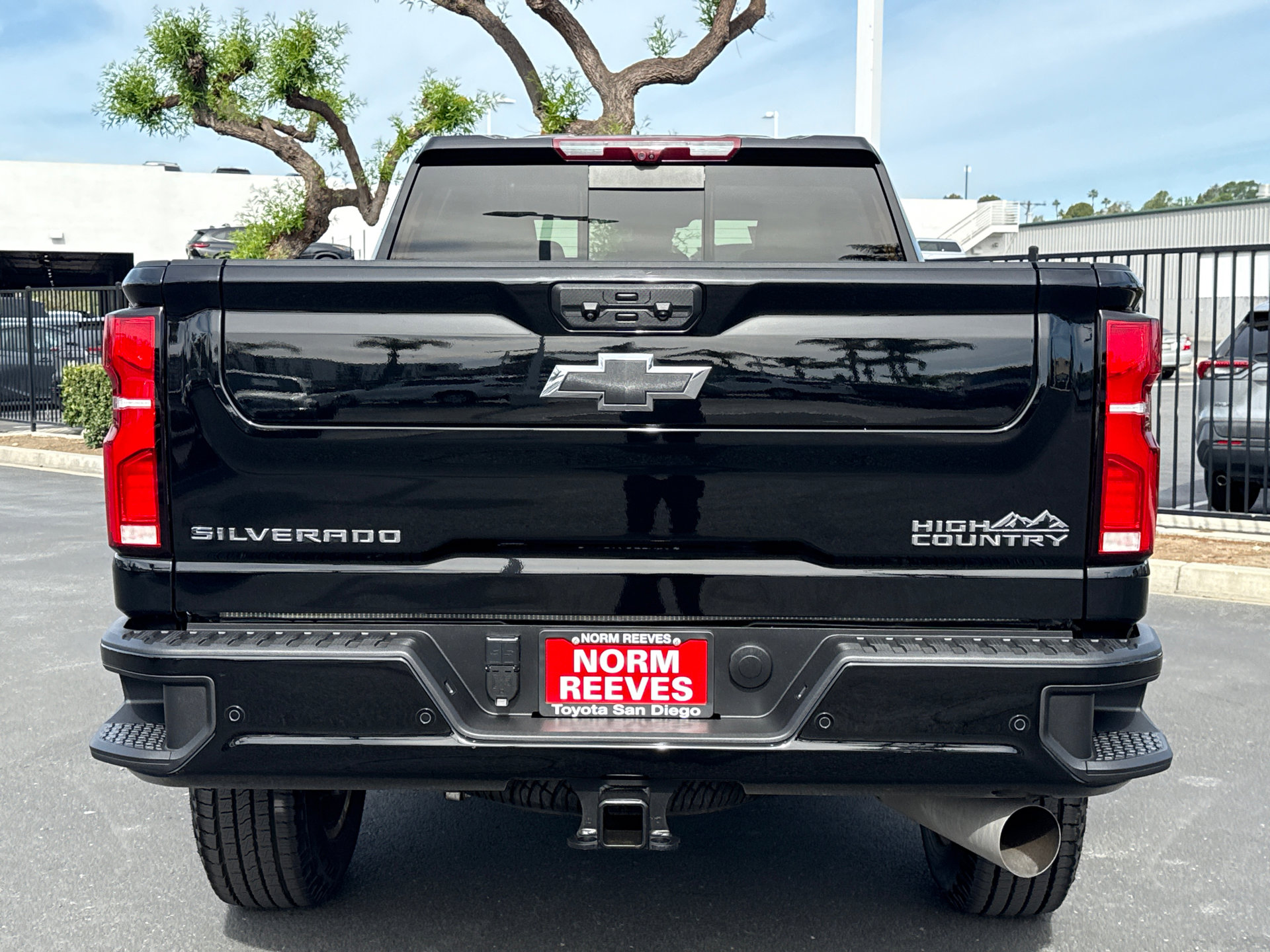 Used 2025 Chevrolet Silverado 3500 High Country w/ High Country Premium Package image 8