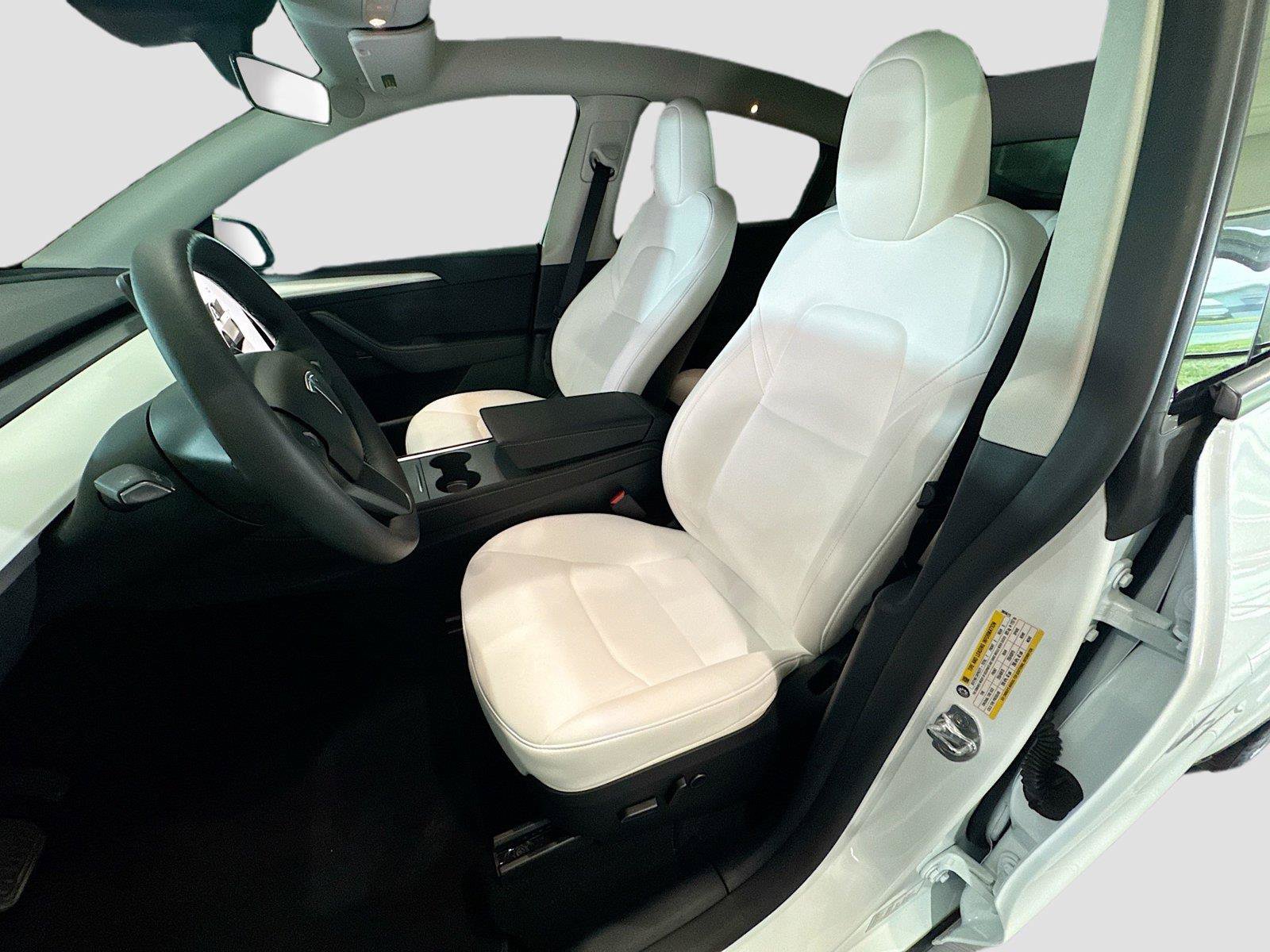 Used 2025 Tesla Model Y Long Range AWD/4WD image 2