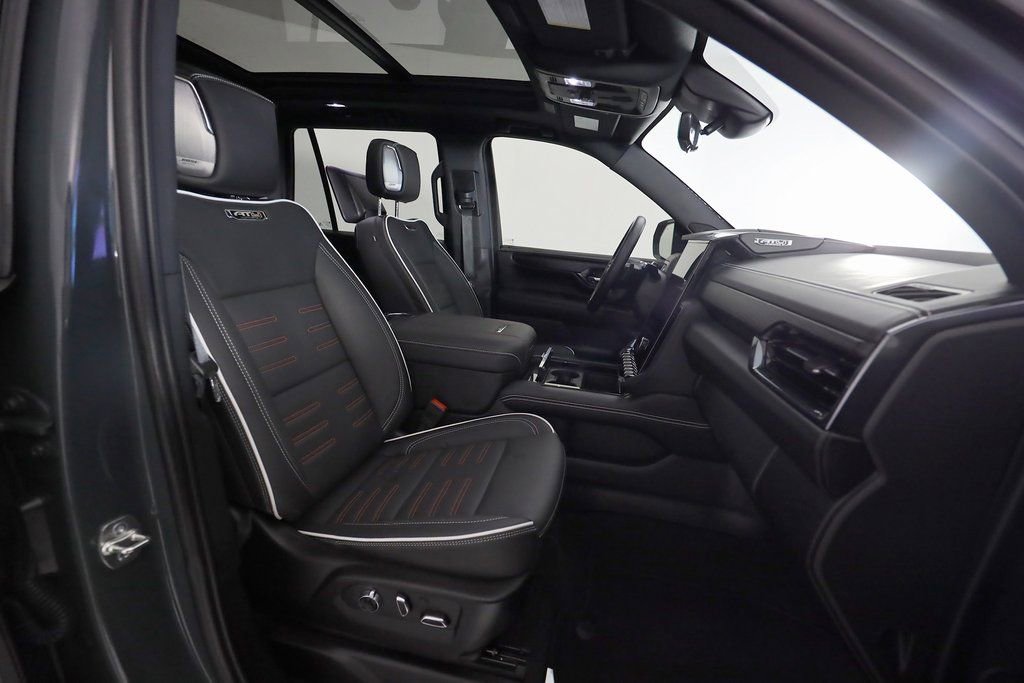 Used 2025 GMC Yukon AT4 Ultimate image 13