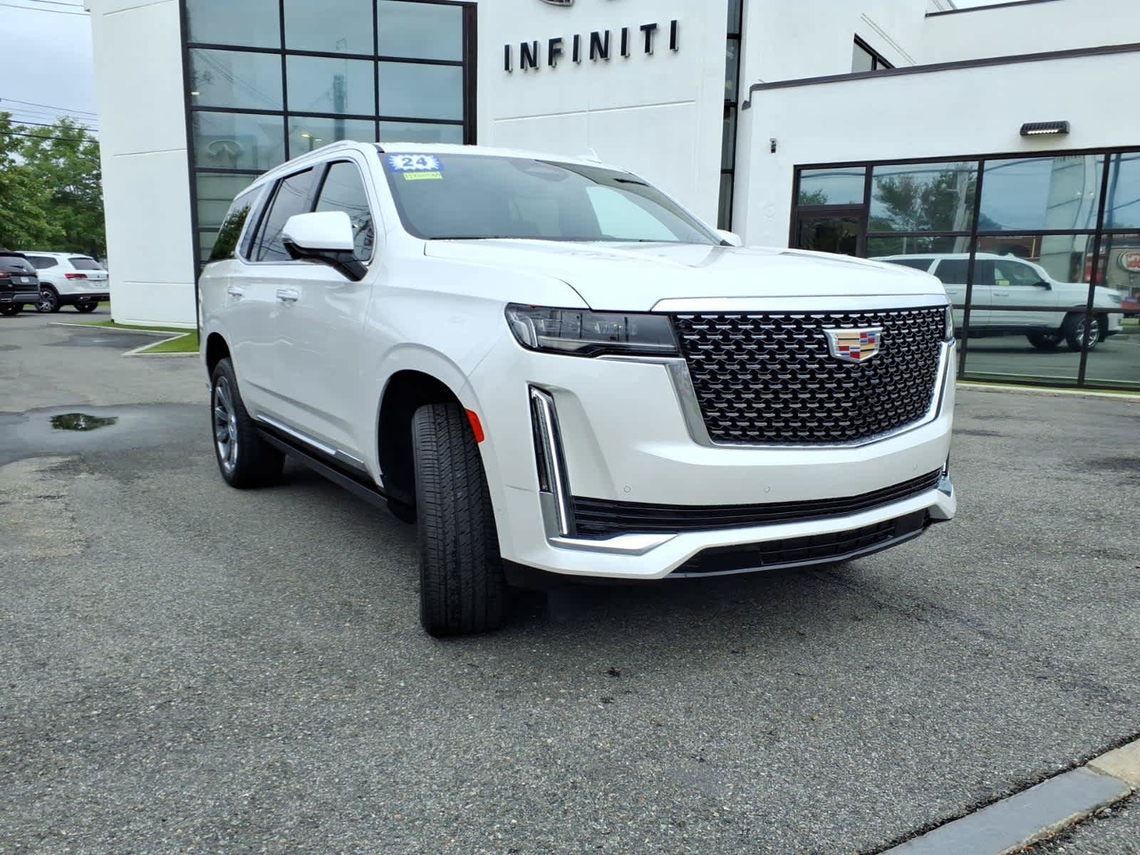 Used 2024 Cadillac Escalade Premium Luxury w/ Performance Package AWD/4WD image 3