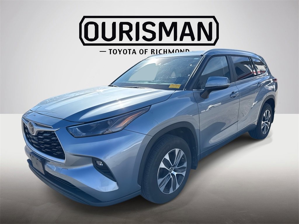 Certified 2024 Toyota Highlander XLE image 3