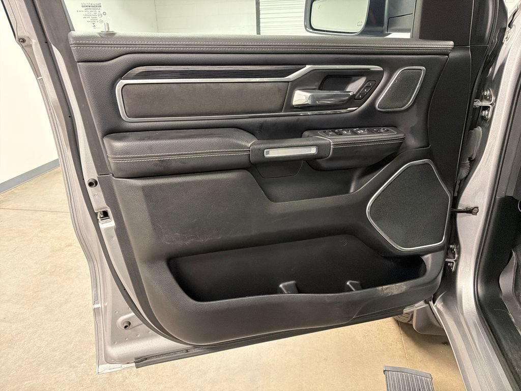 Used 2023 RAM 1500 Laramie AWD/4WD image 19