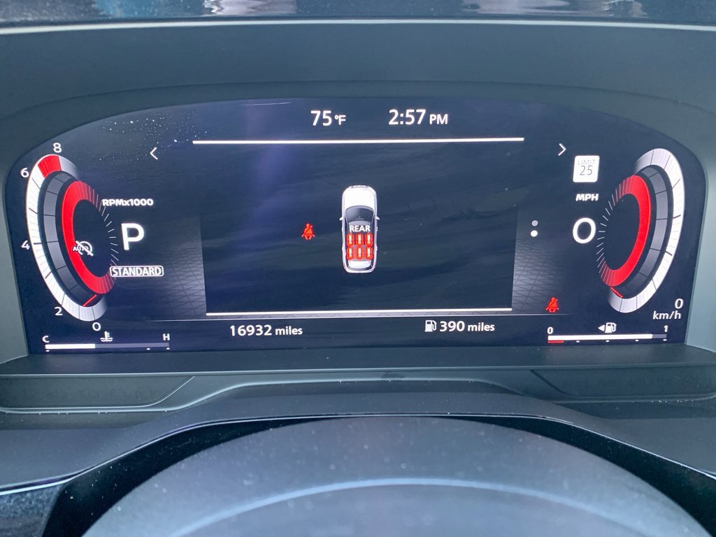 Used 2024 Nissan Pathfinder Platinum w/ Cargo Package image 10