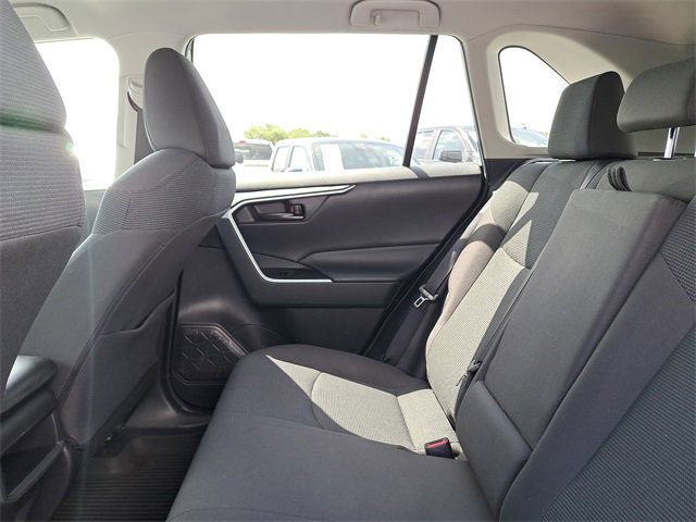 Used 2021 Toyota RAV4 LE image 12