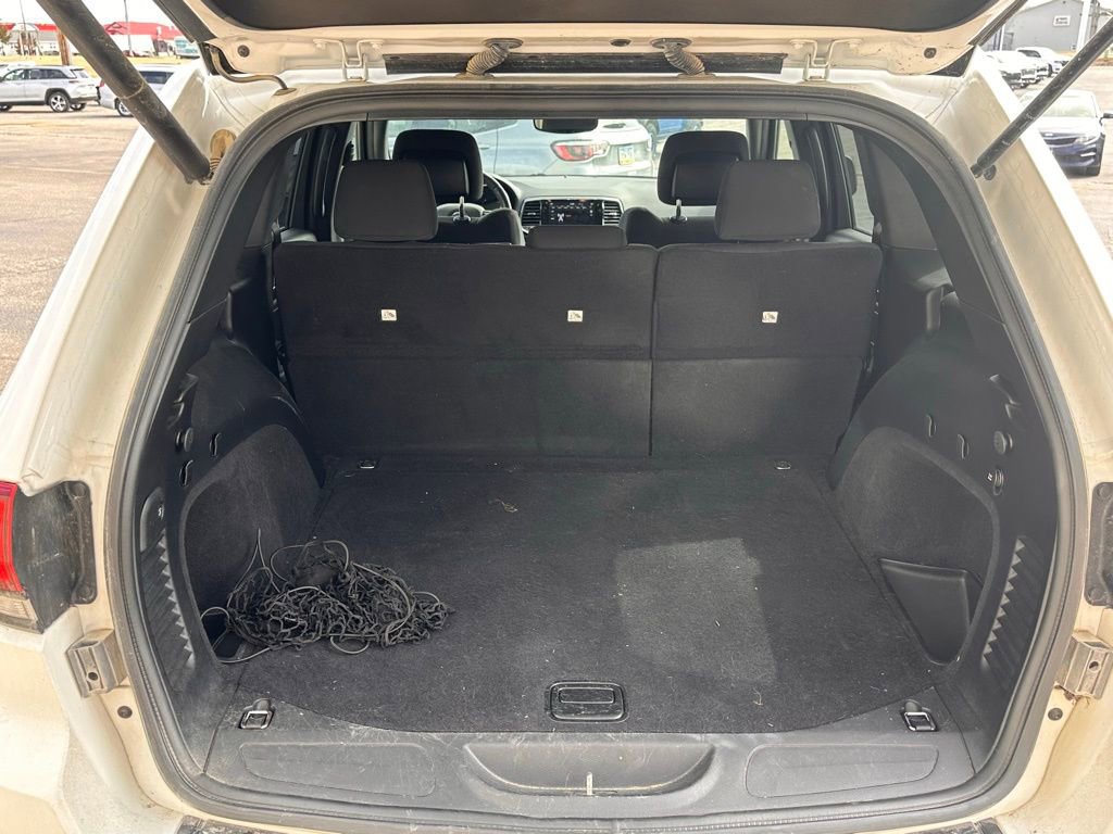 Used 2019 Jeep Grand Cherokee Laredo image 16