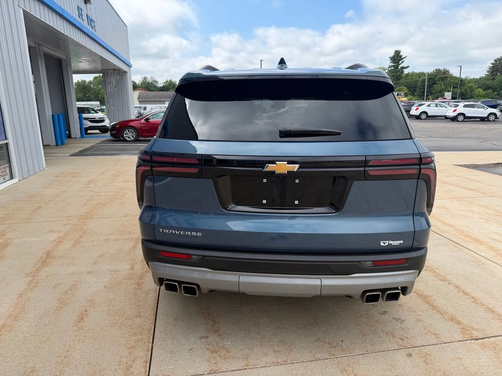 Certified 2025 Chevrolet Traverse LT FWD image 4