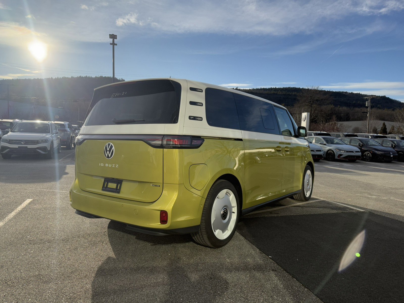 New 2025 Volkswagen ID. Buzz 1st Edition image 5