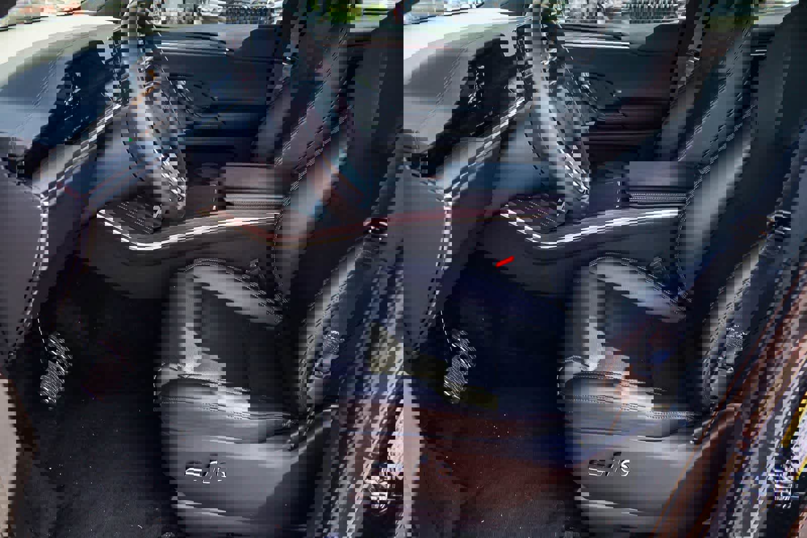 Used 2024 Tesla Model X image 19