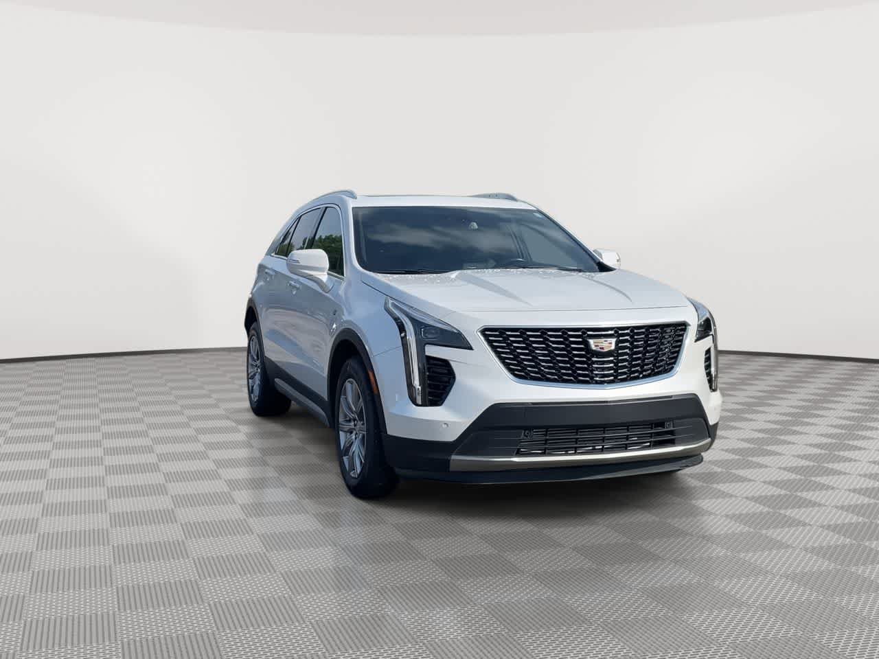 Certified 2023 Cadillac XT4 Premium Luxury w/ Technology Package AWD/4WD image 3