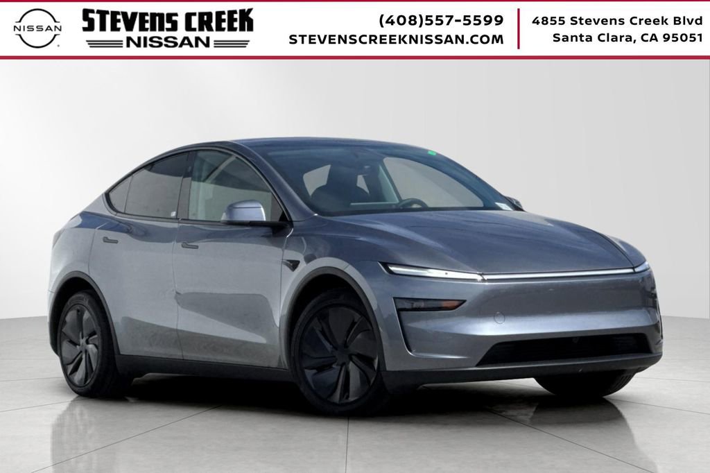 Used 2026 Tesla Model Y Long Range AWD/4WD image 1