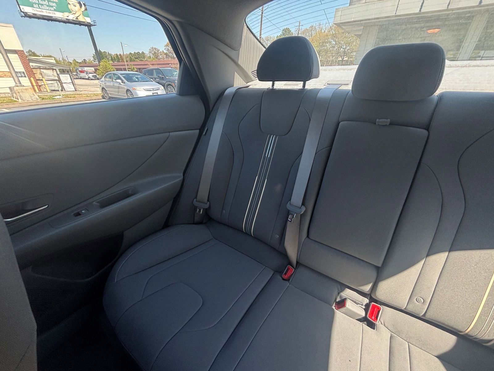 Used 2025 Hyundai Elantra SEL image 40