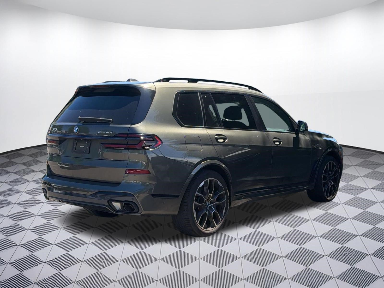Certified 2024 BMW X7 xDrive40i w/ M Sport Package AWD/4WD image 9