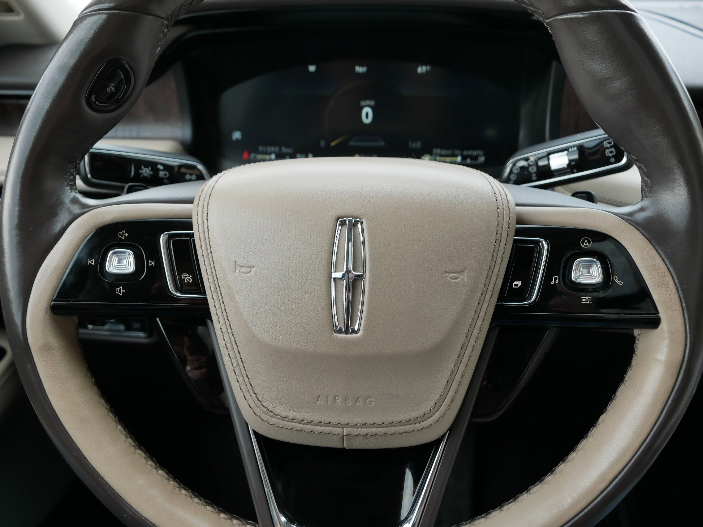 Used 2020 Lincoln Aviator Reserve w/ Equipment Group 202A image 25