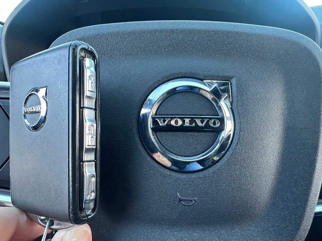 Used 2024 Volvo XC40 B5 Core image 42