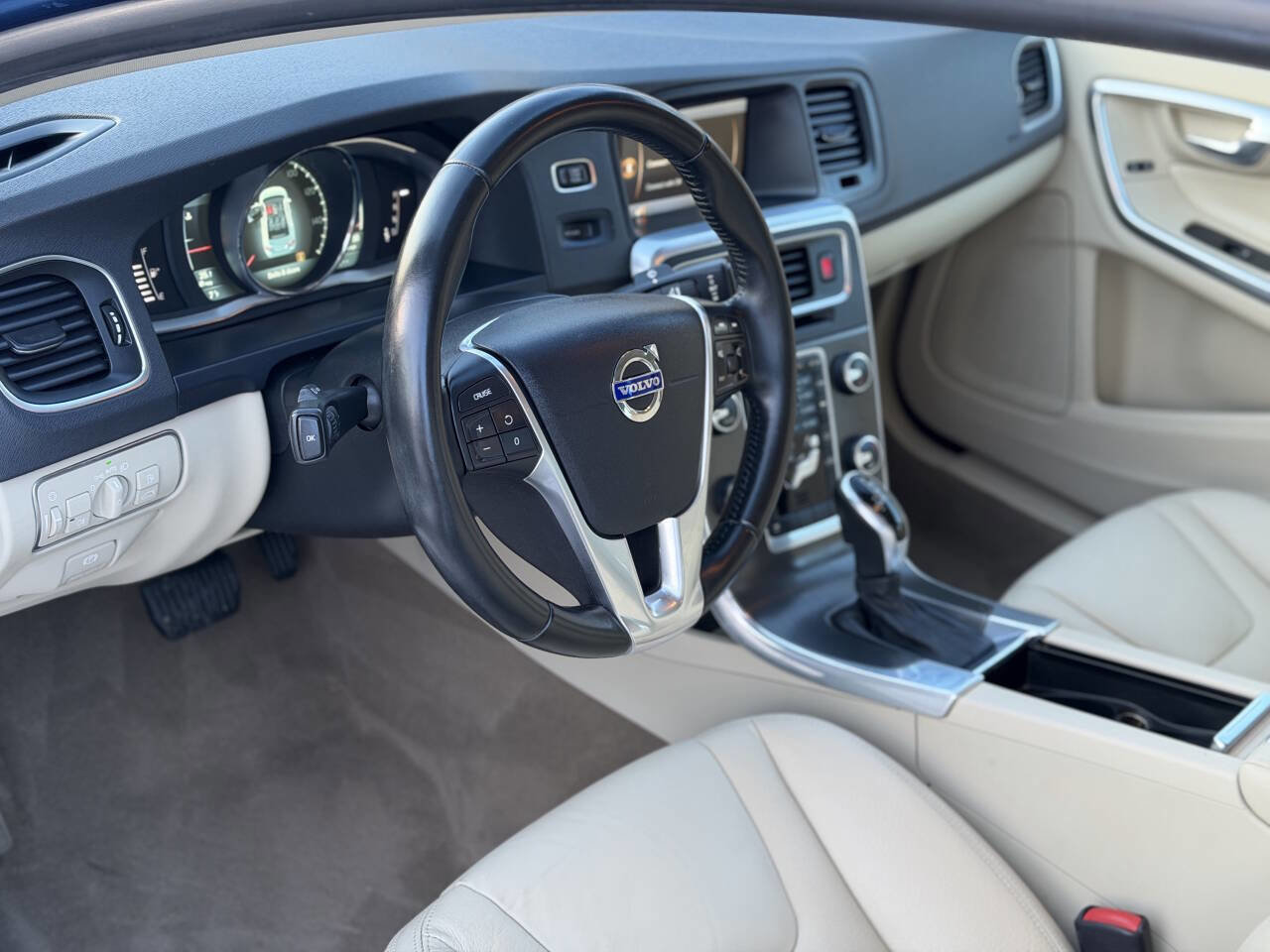 Used 2014 Volvo S60 T5 image 8