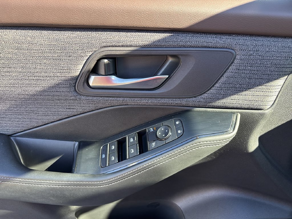 Certified 2021 Nissan Rogue SV FWD image 23