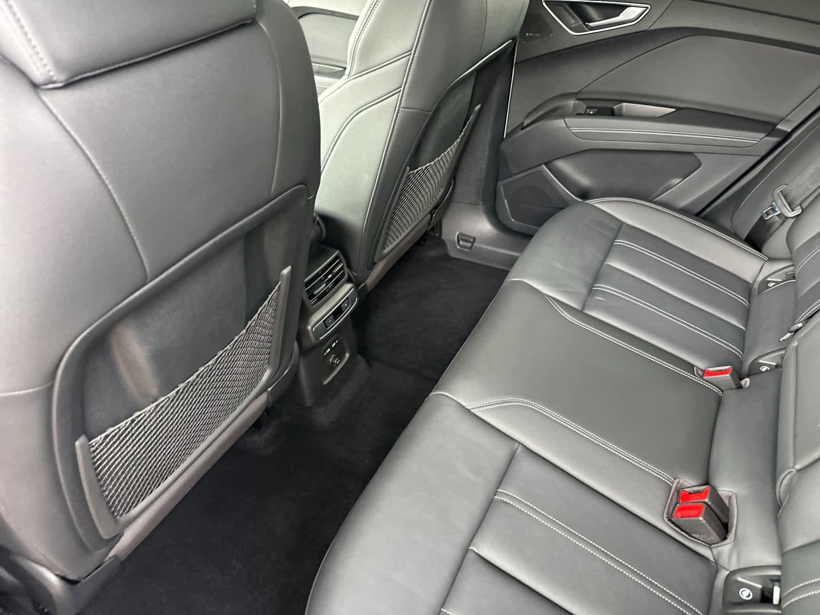 Used 2023 Audi Q4 e-tron Premium Plus w/ Premium Plus AWD/4WD image 4