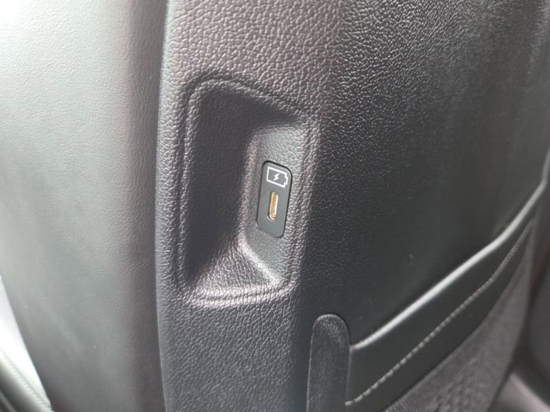 Used 2025 Kia Sorento S image 24