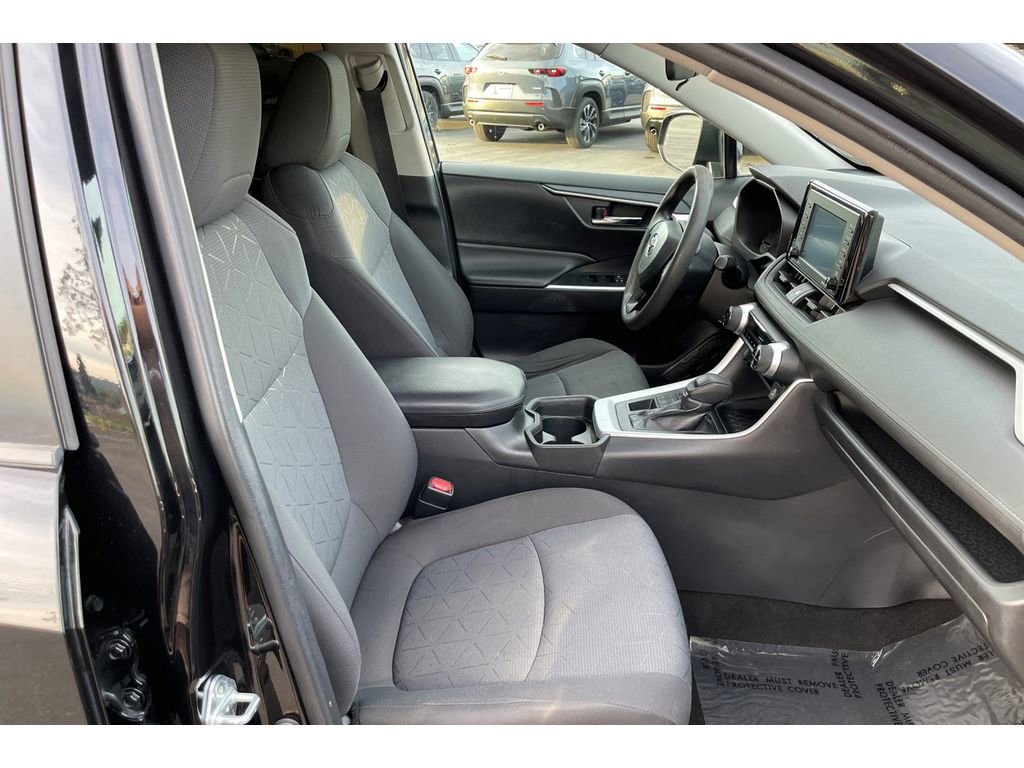 Used 2021 Toyota RAV4 XLE w/ Carpet Mat Package (TMS) image 20