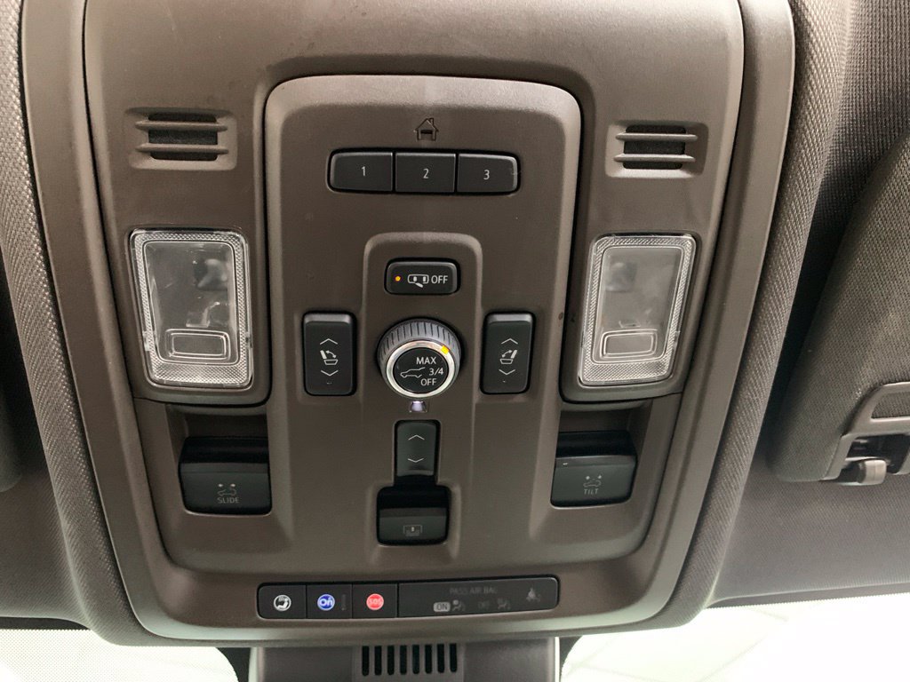 Used 2023 GMC Yukon SLT w/ SLT Premium Package AWD/4WD image 28