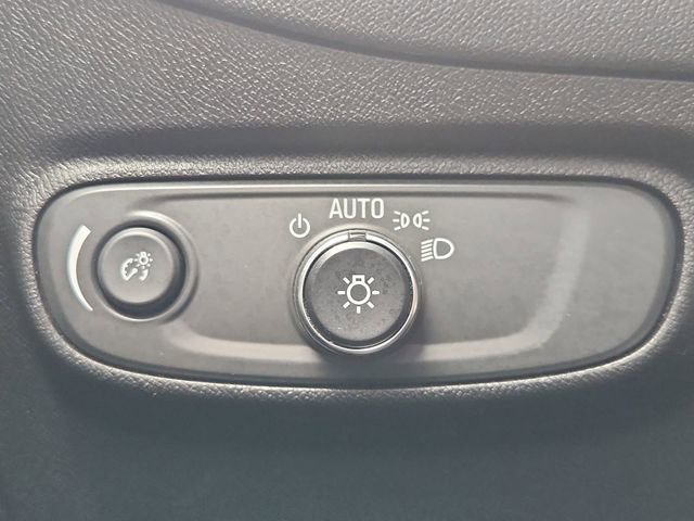 Used 2018 Chevrolet Equinox LT FWD image 17