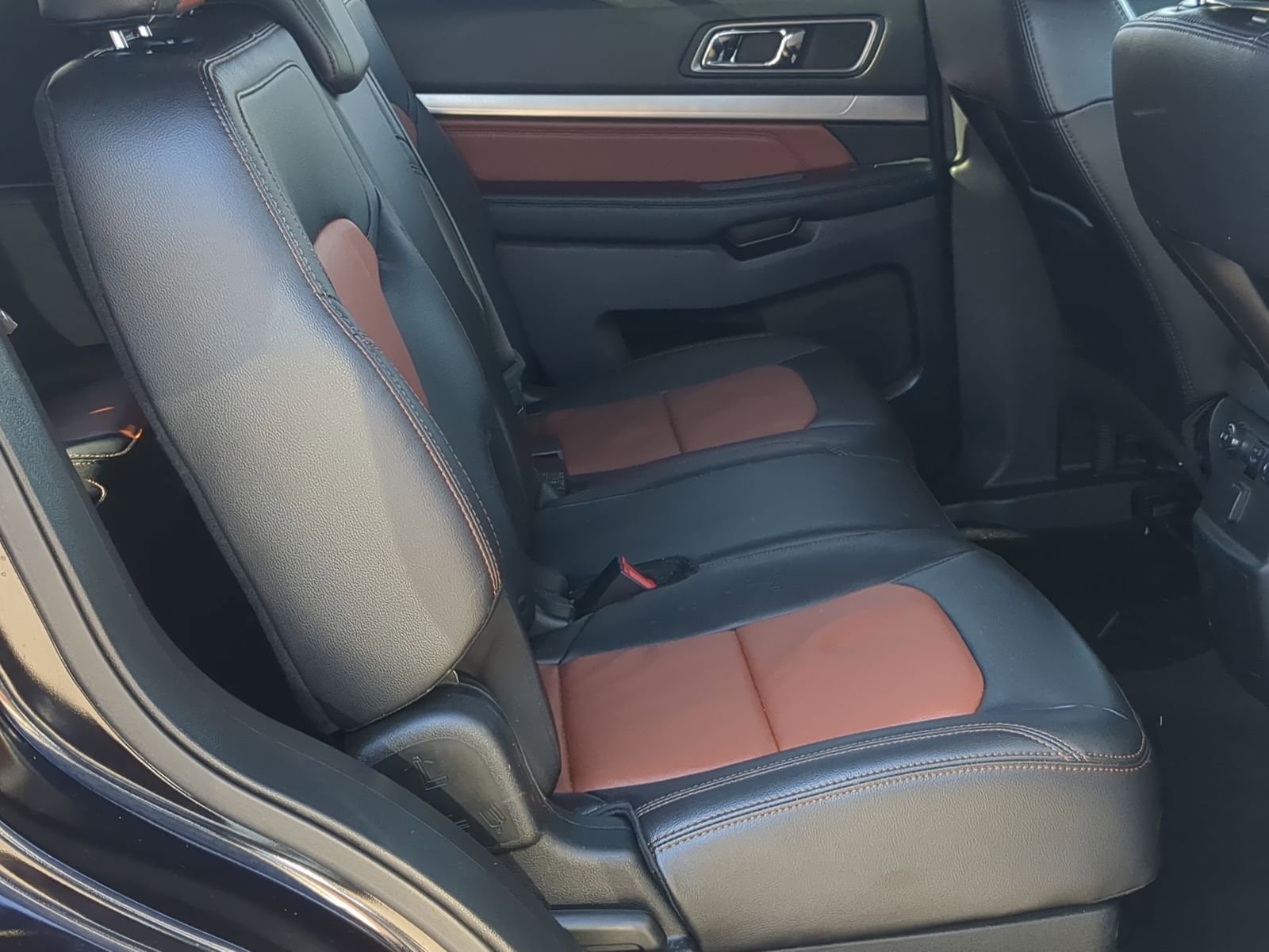 Used 2019 Ford Explorer XLT w/ Equipment Group 202A image 27