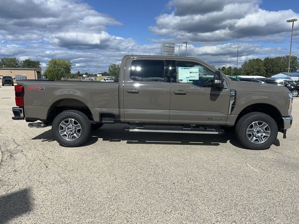 New 2026 Ford F250 Lariat w/ FX4 Off-Road Package image 3