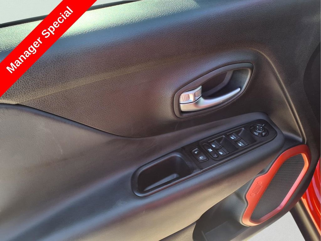 Used 2020 Jeep Renegade Trailhawk AWD/4WD image 10